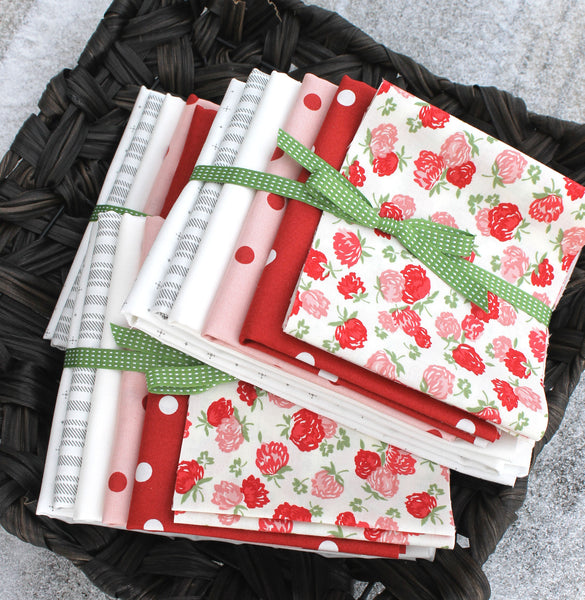Lattice Tablerunner Quilt Kit ~ Red and Pink